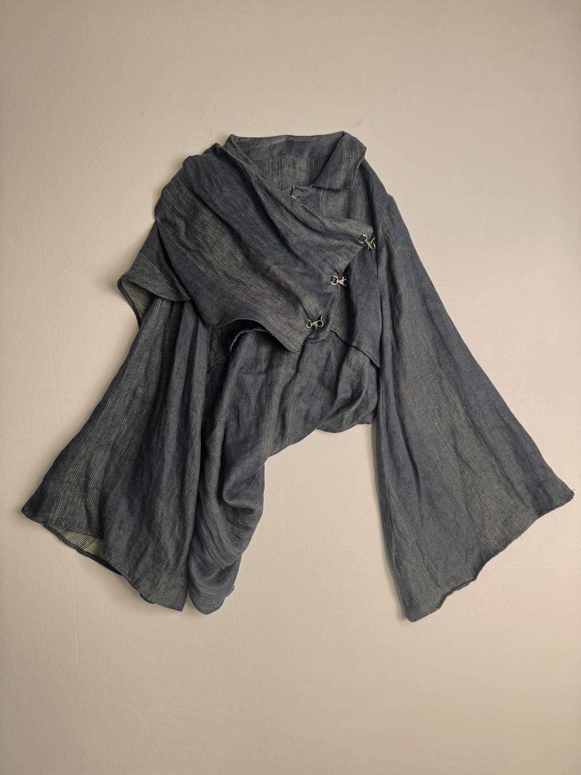 LOOK 5 DRAPED TOP