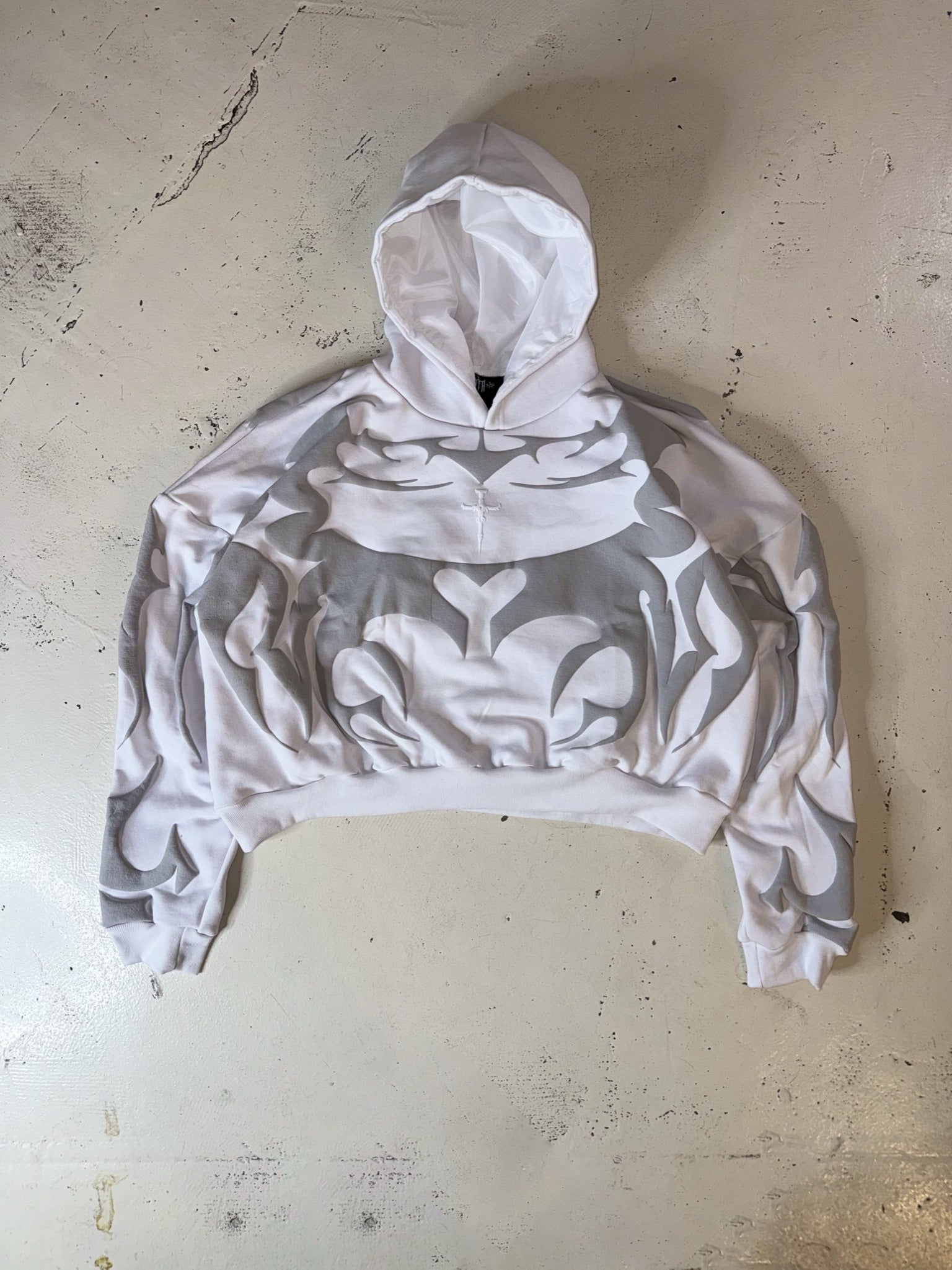 ESSENCE CROPPED HOODIE