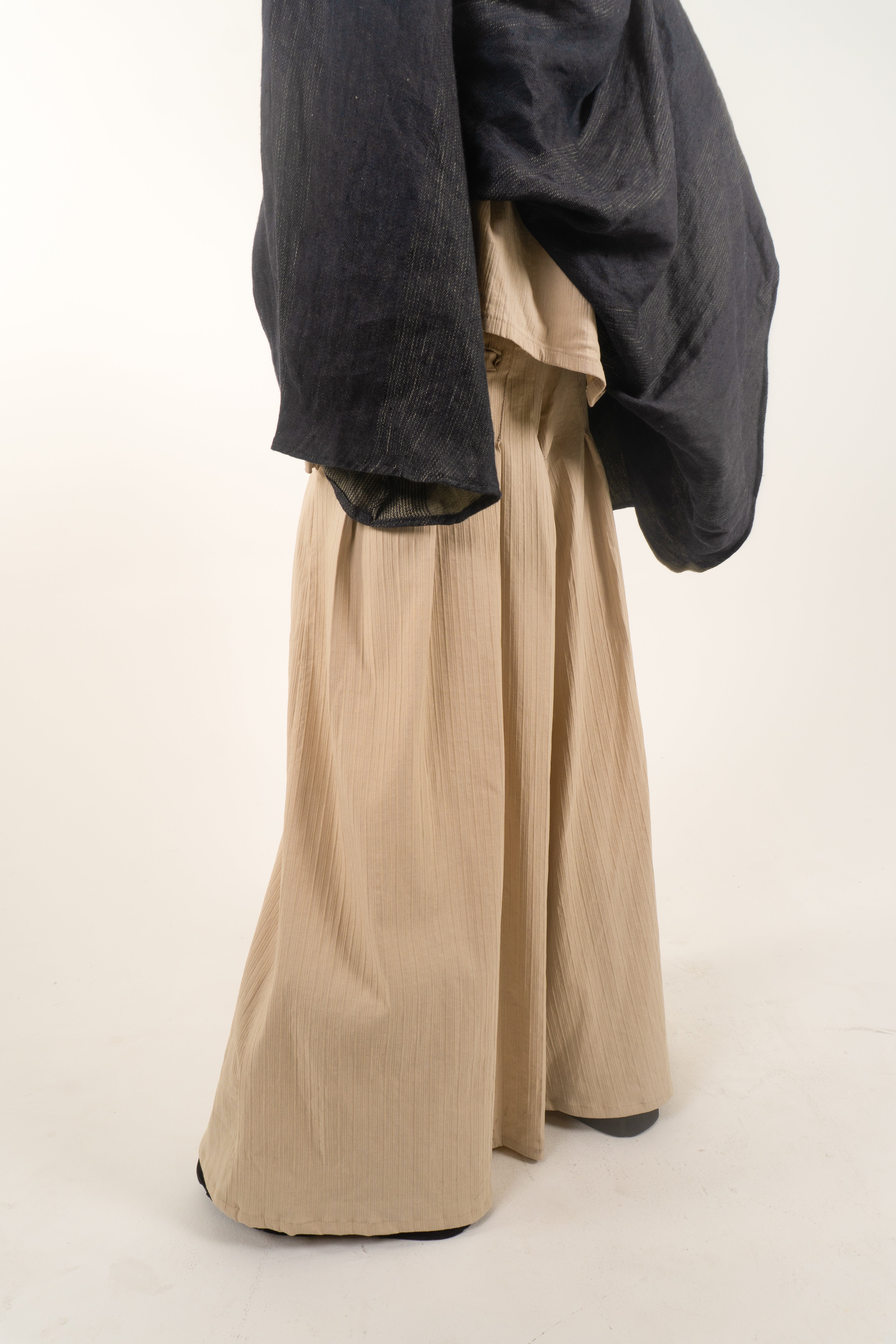 LOOK 5 PLEATED PANTS