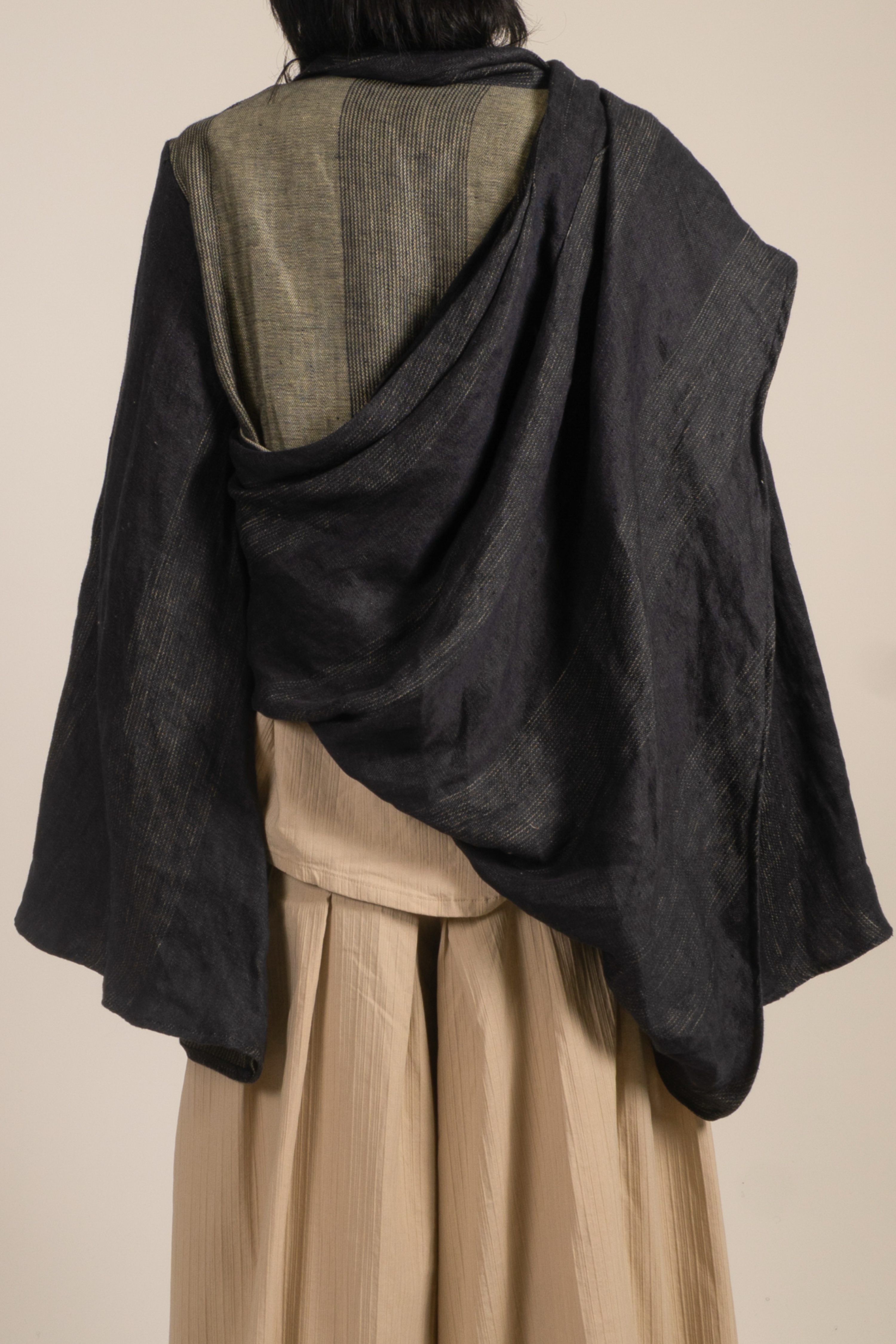 LOOK 5 DRAPED TOP